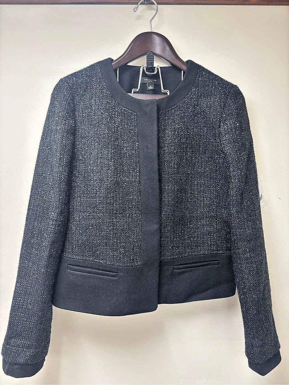 Ann Taylor Sparkly Textured Collarless Blazer in Navy with Black Trim Size 10